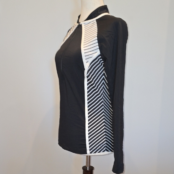 Athleta Rashguard - Picture 3 of 7